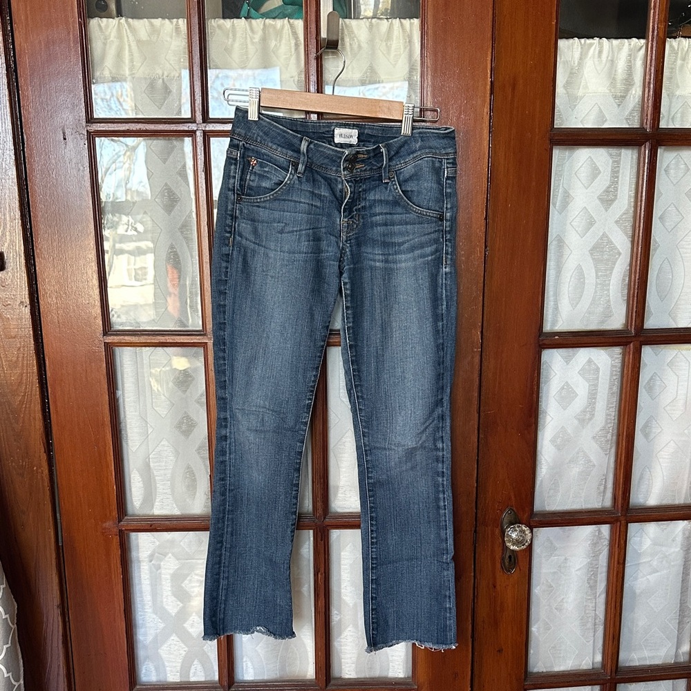 Hudson Jeans Women's boot cut style low waist Jeans in Dark Blue Wash. size 27